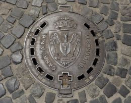 Manhole cover