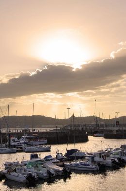 Sun landing behind the harbour