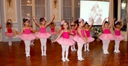 Thirteen young ballerinas - future stars )))) 