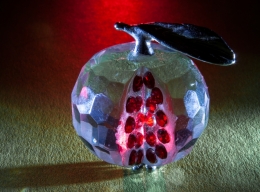  Glass pomegranate