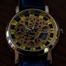 False cogwheels, real watch!