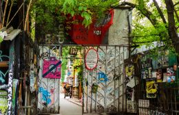 Graffiti gate